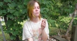 Geile Streuner Fotze sucht Ficker gegen Taschengeld Streuner Fotze sucht Ficker gegen Taschengeld