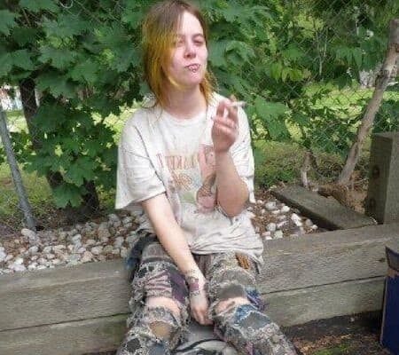 Geile Streuner Fotze sucht Ficker gegen Taschengeld Streuner Fotze sucht Ficker gegen Taschengeld