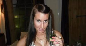 Geschiedene Frau sucht private Sextreffen Geschiedene Frau sucht private Sextreffen