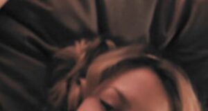 Berliner Parklplatz Luder Berliner Parkplatz Luder lässt sich gerne ohne Gummi ficken beim AO-Sex!