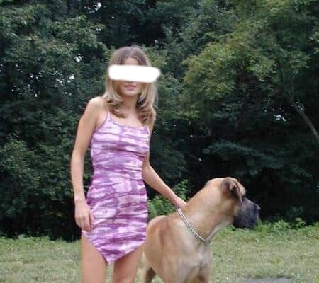 Ich suche einen Hundeliebhaber Ich suche einen Hundeliebhaber der Lust hat mich zu vernaschen