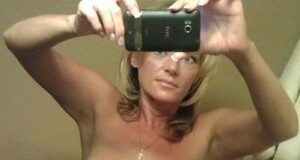 Sexgeile MILF aus München Sexgeile MILF aus München in alle Löcher ficken