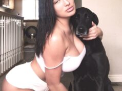 Junge Frau träumt von K9 Sex Ich träume von k9 Sex und suche einen passenden Sexpartner der mitmacht