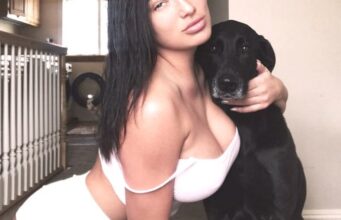 Junge Frau träumt von K9 Sex Ich träume von k9 Sex und suche einen passenden Sexpartner der mitmacht