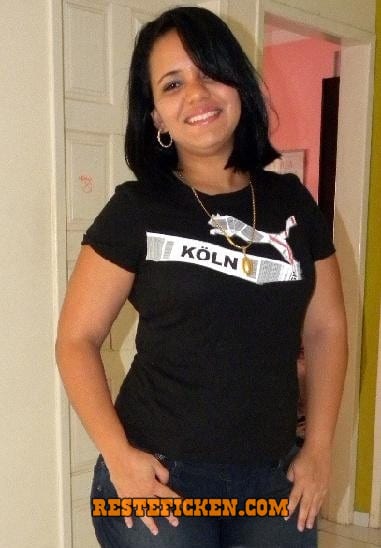 Ich bin eine schüchterne MILF aus Köln